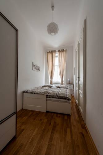 Фото Beautiful Home - Riverside Apartment