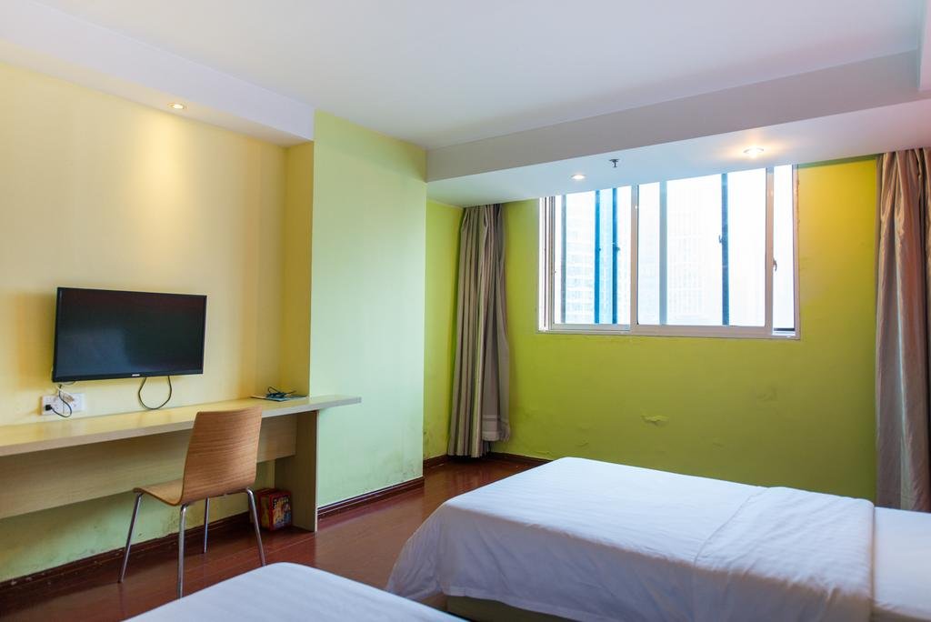 Фото 7 Days Inn Shanghai Changshou Road Subway Station Yaxin Life Square Branch