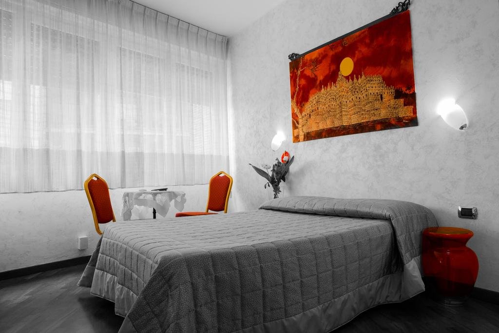 Фото отеля 2