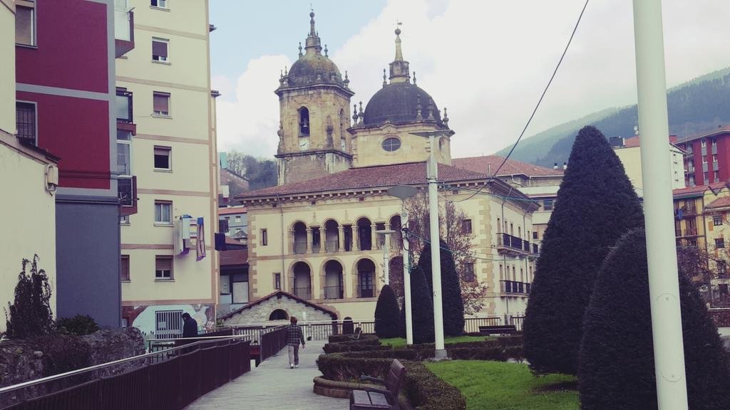 Фото Villa de Ermua Hotel