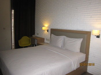 Фото Maxley Hotel Pluit