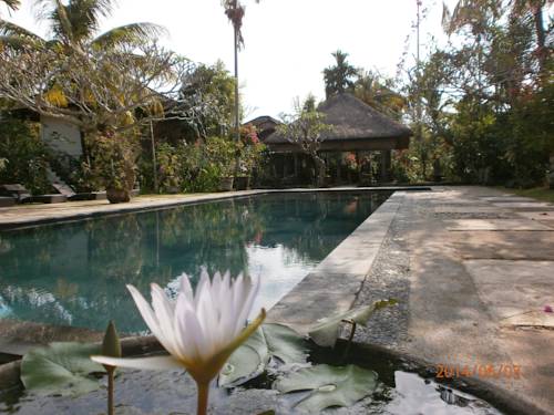 Фото Ubud Inn Cottages