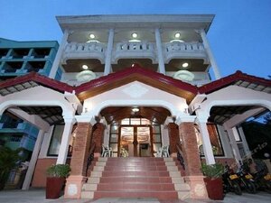 Nalinthone Guesthouse (Vientiane, Quai Fa Ngum Street), hotel