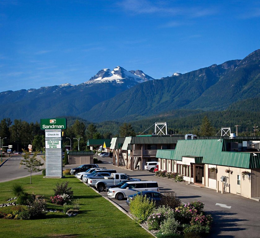 Фото Sandman Hotel Revelstoke