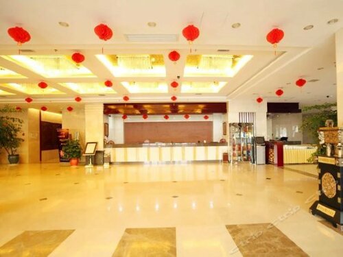 Гостиница Yiaihu Hotel в Хуангане