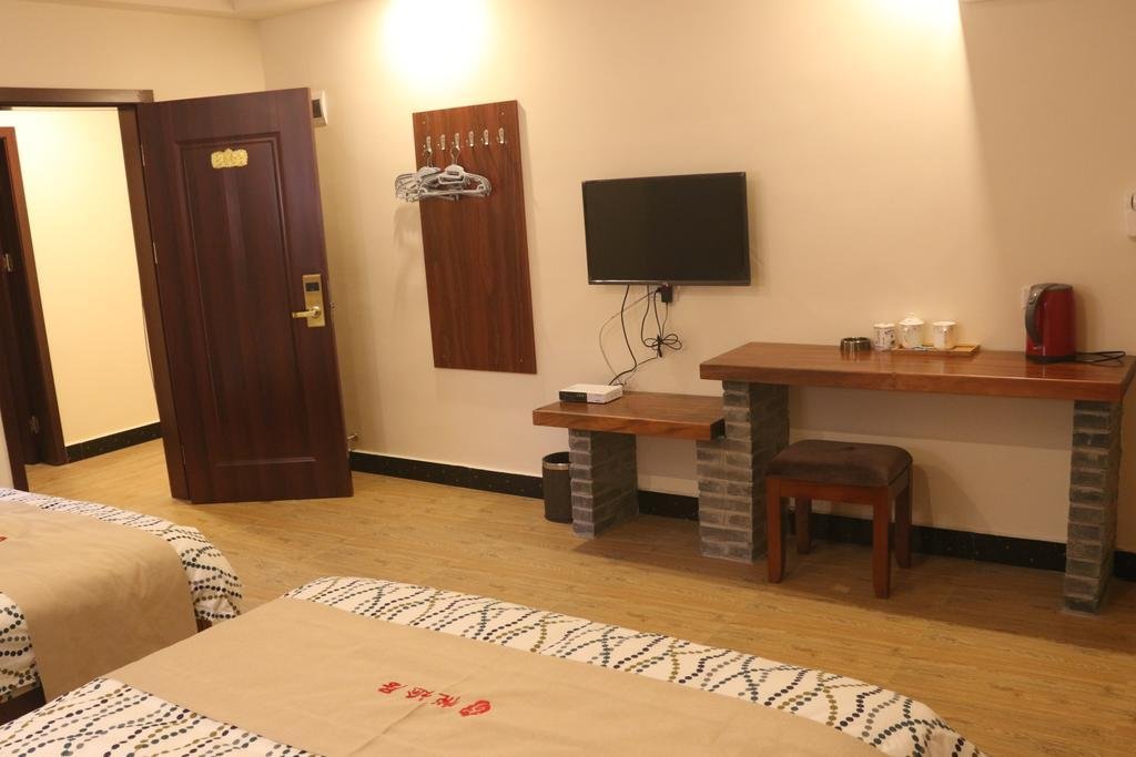 Фото Happy Journey Hotel