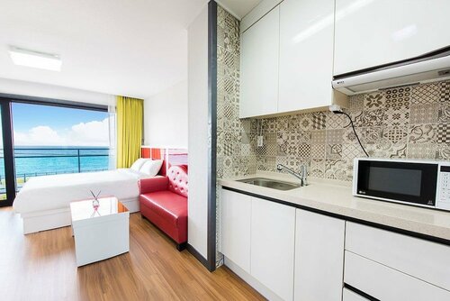 Гостевой дом Petit Jeju Victor в Чеджу