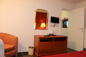 Фото Le Central Hotel