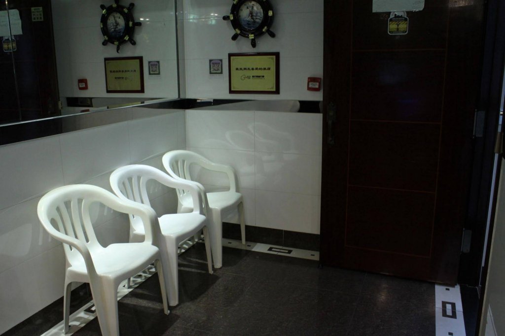 Фото New Chung King Mansion Guest House - Carlton Group of Hostels