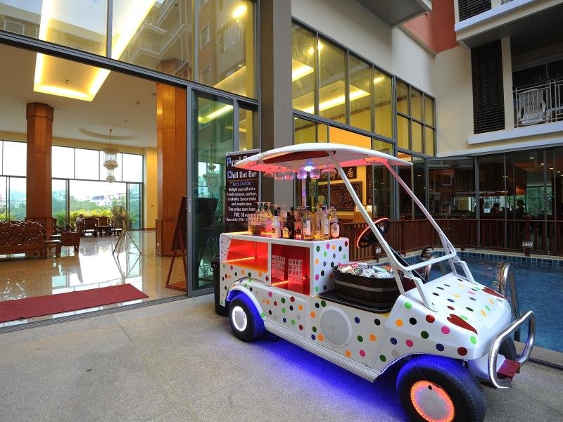 Фото Elite Suites Hotel Patong