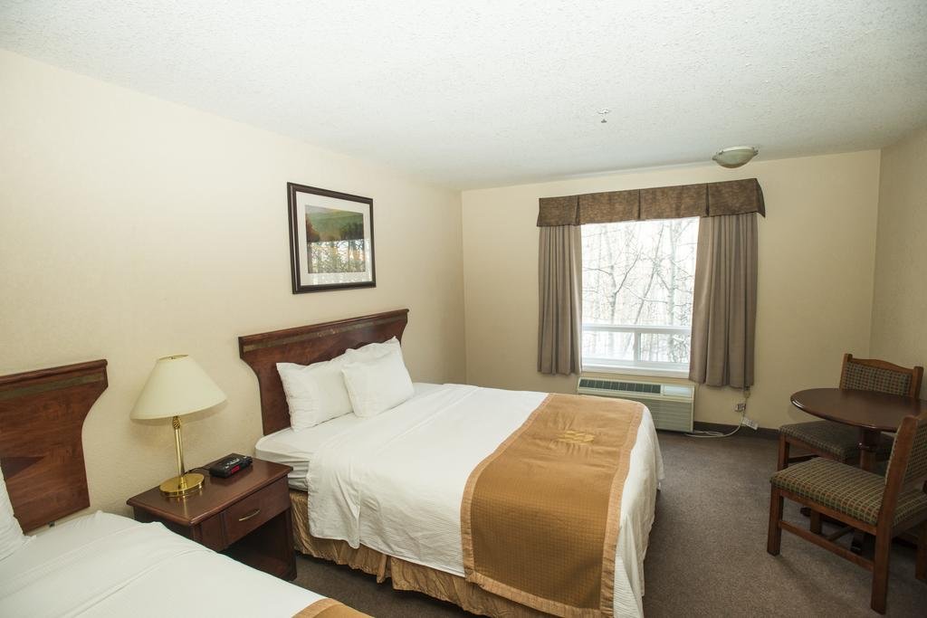Фото Lakeview Inns & Suites - Chetwynd