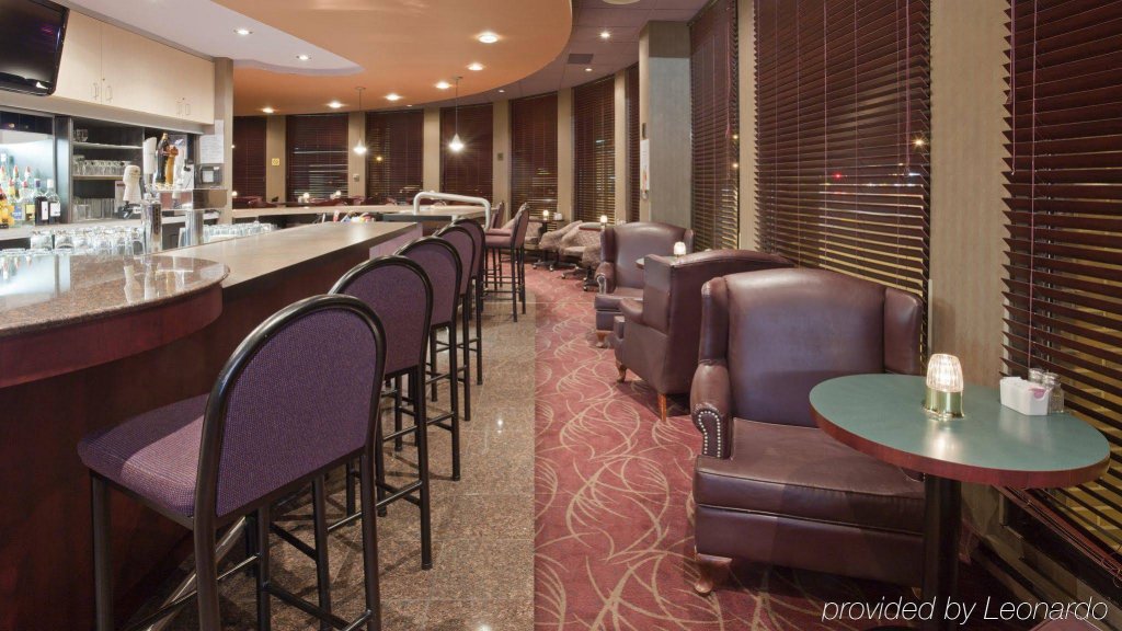 Фото Holiday Inn Winnipeg - Airport West