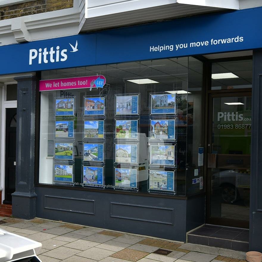 Mortgage agency Pittis Estate Agents, England, photo