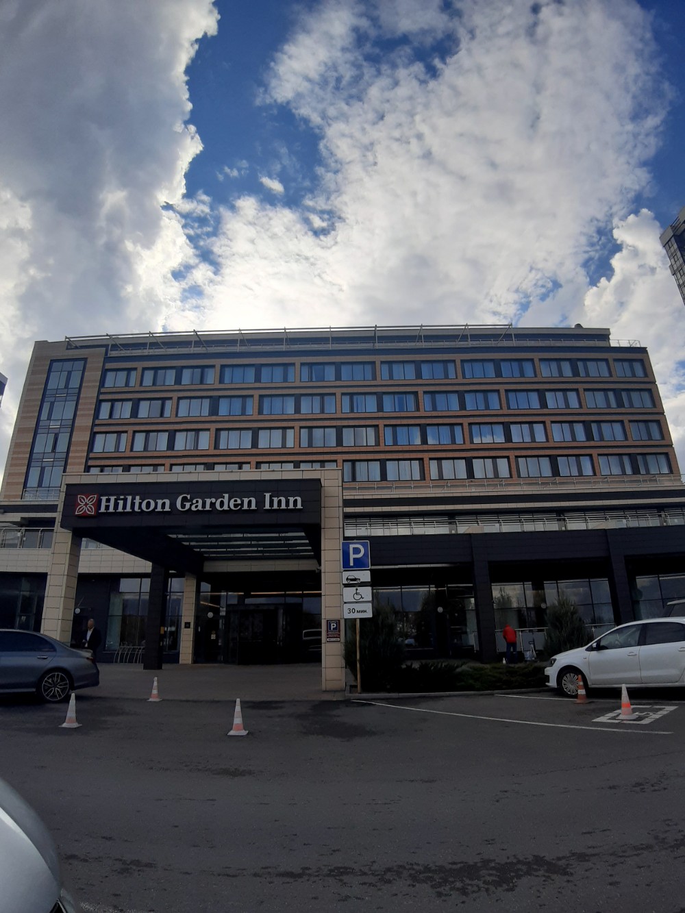 Фото Hilton Garden Inn