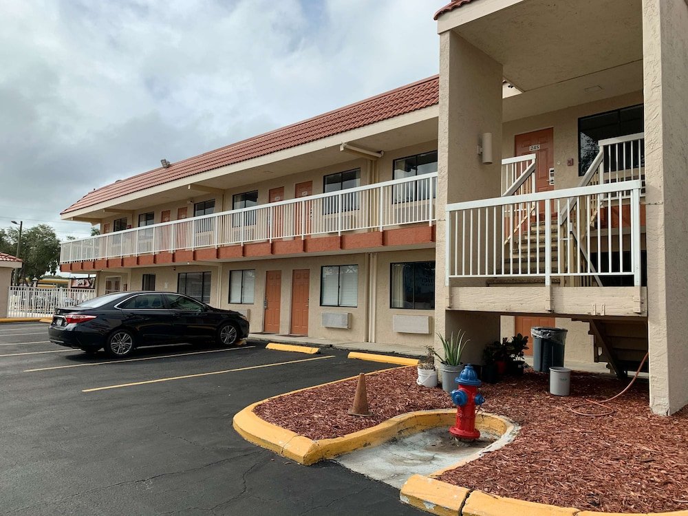 Фото Motel 6 Tampa, Fl