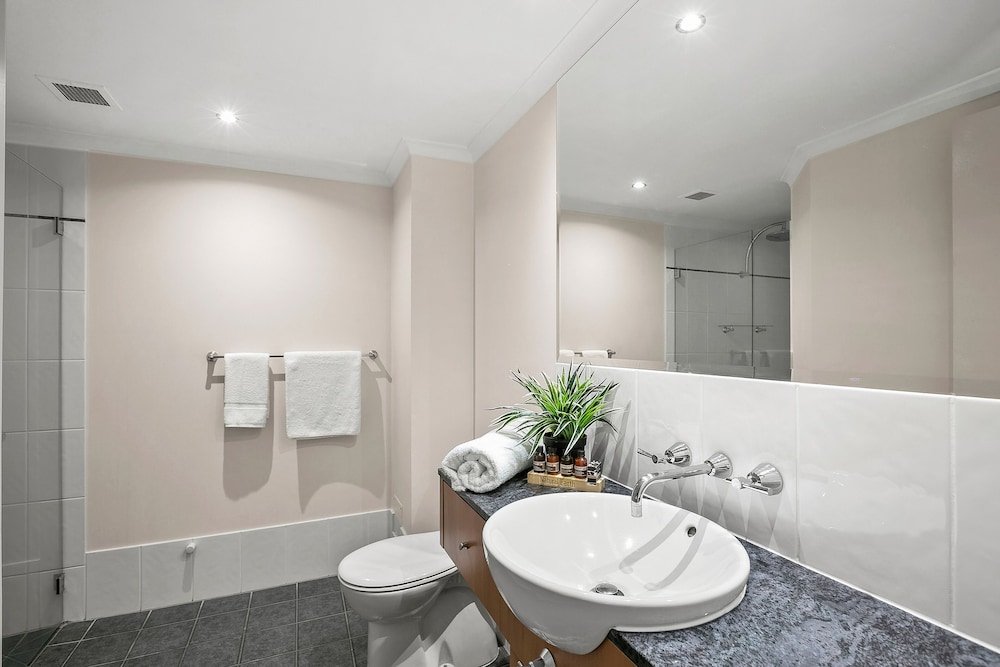 Фото Belle Escapes - Oceanview Suite Alamanda Beachfront Resort 88