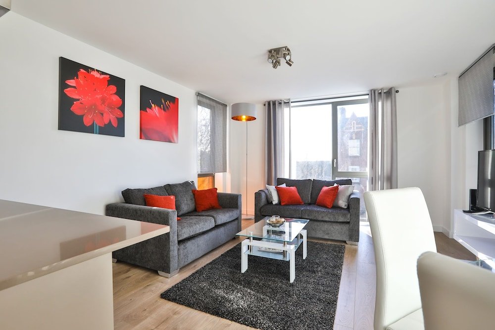 Фото 2 Bed 2 Bath flat close to underground