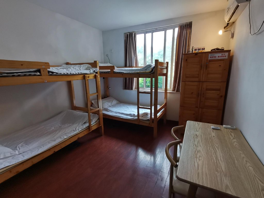 Фото Westlake Hostel Man Juelong branch