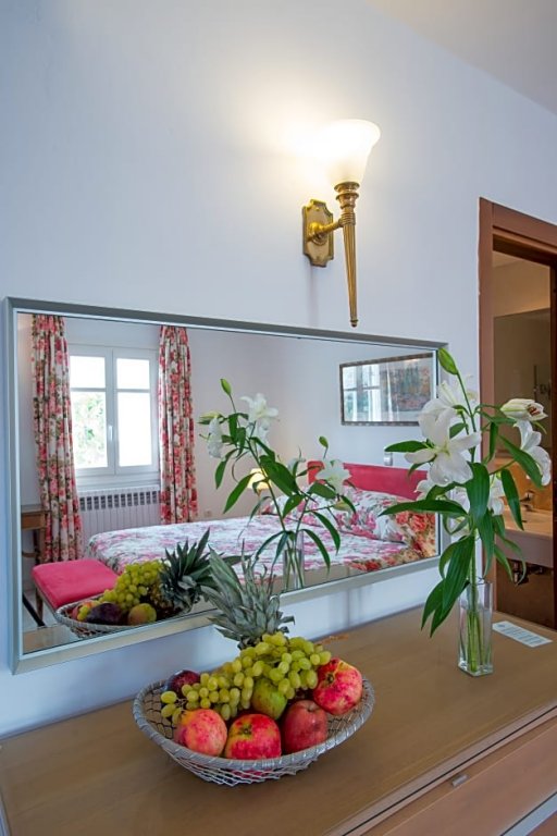 Фото Mykonos Adonis Hotel