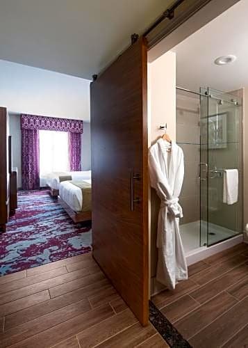 Фото Bear Springs Hotel