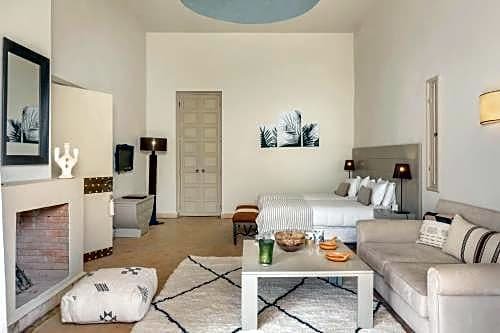 Фото Domaine Des Remparts Hotel & SPA