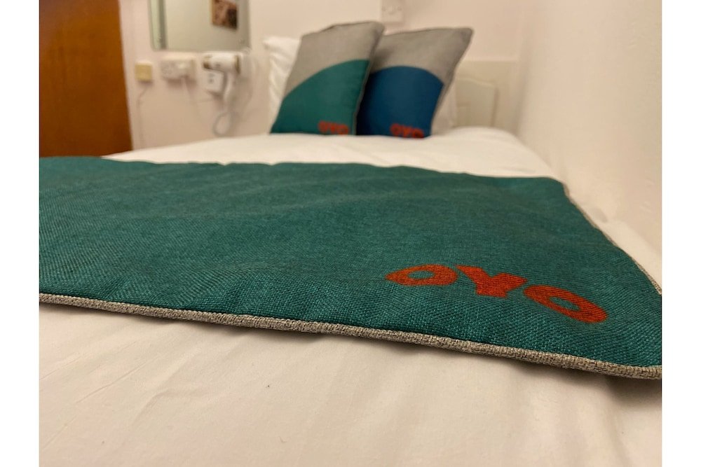 Фото Oyo Bourne Park Hotel