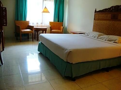 Фото Kusuma Sahid Prince Hotel