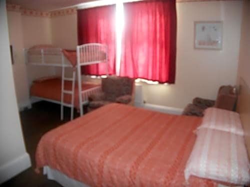 Фото St Annes Hotel