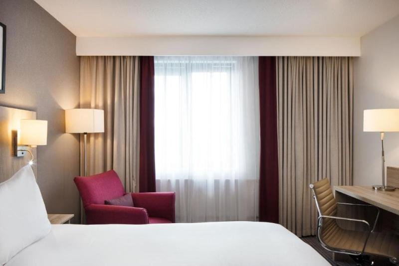 Фото DoubleTree by Hilton London - Chelsea