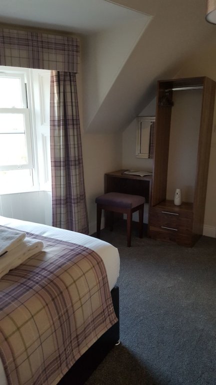 Фото The Crags Hotel