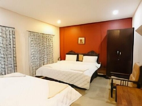 Гостиница Hotel Seven Roads Grand Inn