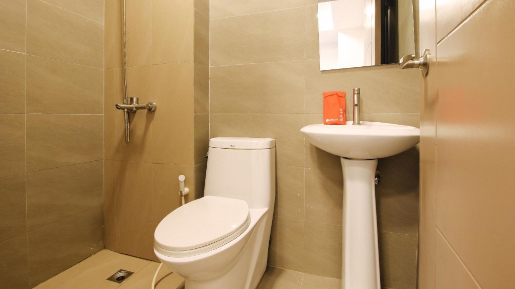 Фото RedDoorz Plus @ San Marcelino Malate