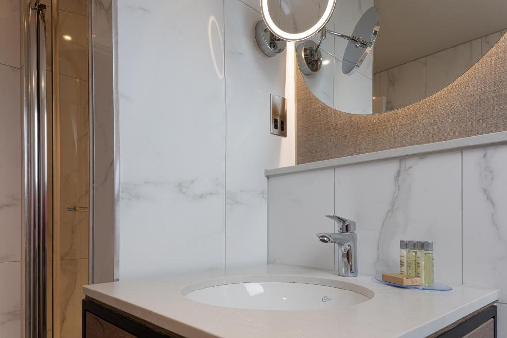 Фото DoubleTree by Hilton London Elstree