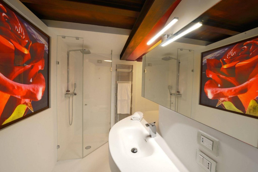 Фото City Centre Rooms and Apartments