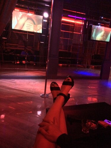 Үй шаруасындағы әйелдердің жыныстық қатынасқа түскен жеке суреттері