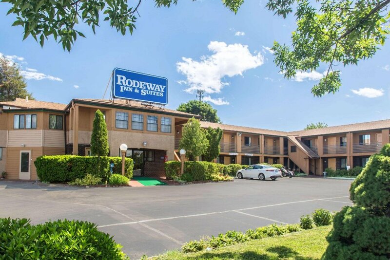Гостиница Rodeway Inn & Suites Branford - Guilford