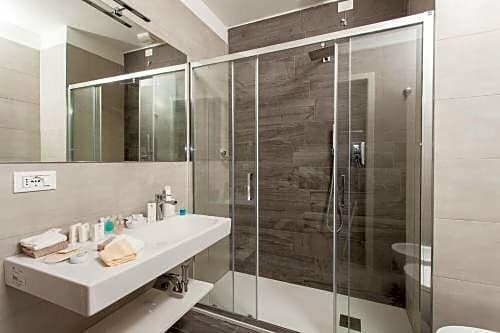 Гостиница Hotel Nadir в Червии