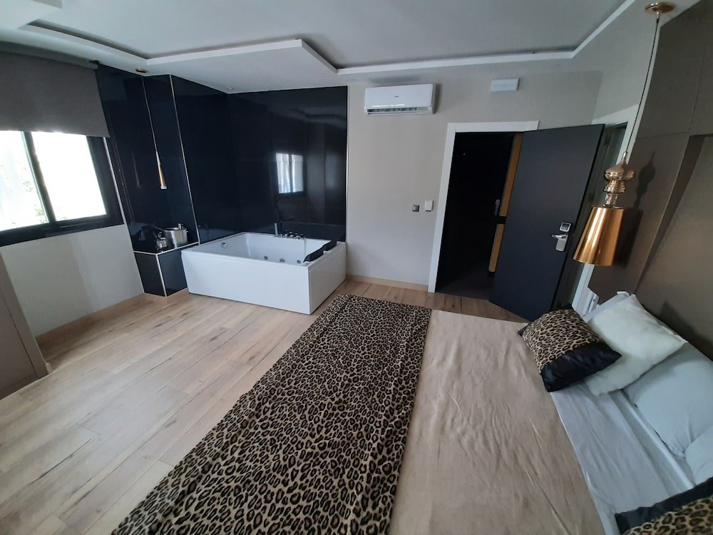 Фото Daos Suites Terrace Marbella