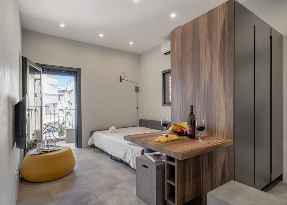 Фото Studio Apt W Balcony Close to The Beach