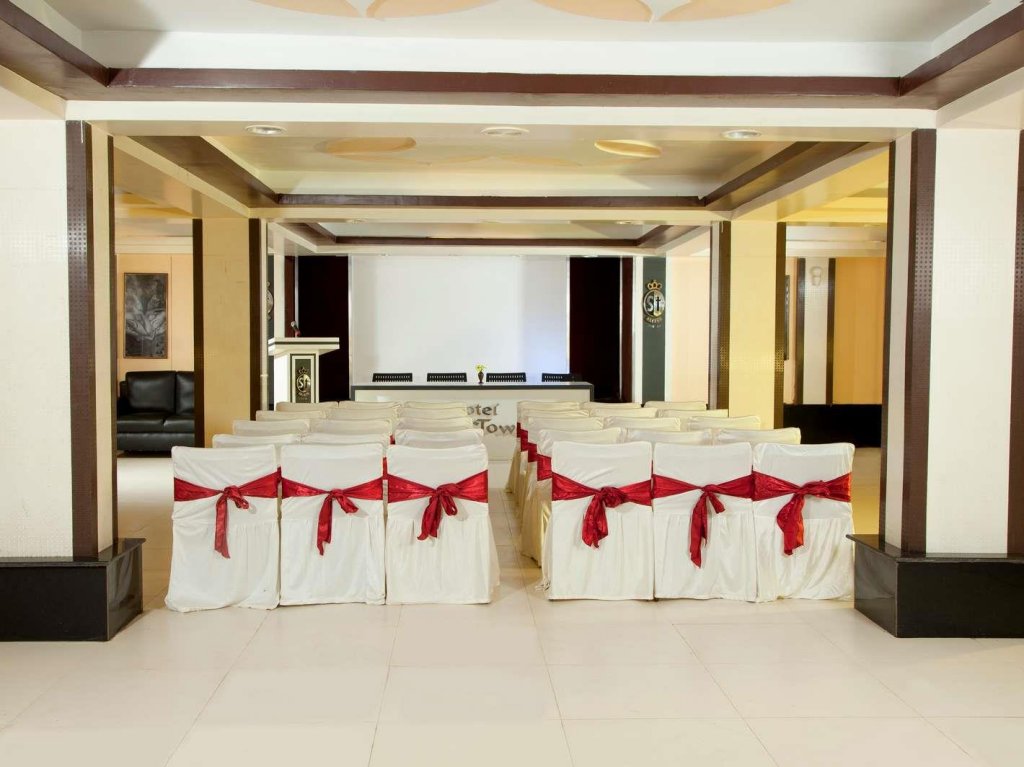 Фото Hotel Sheela Towers