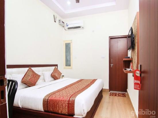 Фото The Century Plaza Hotel