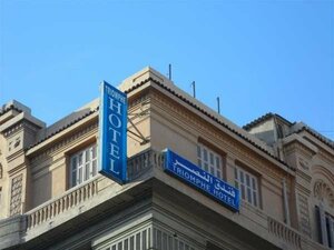Хостел Triomphe Hostel