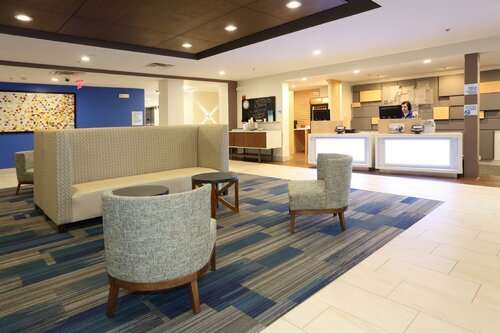 Гостиница Holiday Inn Express & Suites Newport News, an Ihg Hotel в Ньюпорт Ньюс