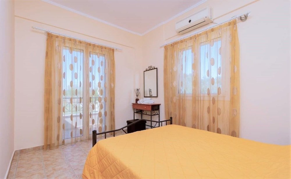 Фото Lagouvardos Apartments