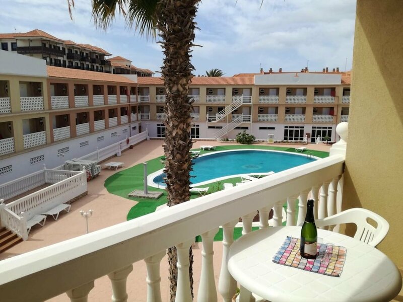 Apartment With one Bedroom in Costa del Silencio, With Wonderful sea View, Shared Pool, Furnished Terrace - 1 km From the Beach
