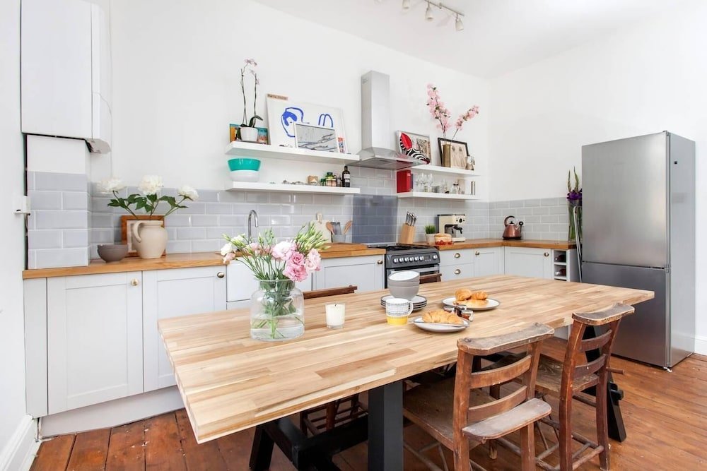 Фото Spacious 2br flat in Dalston!