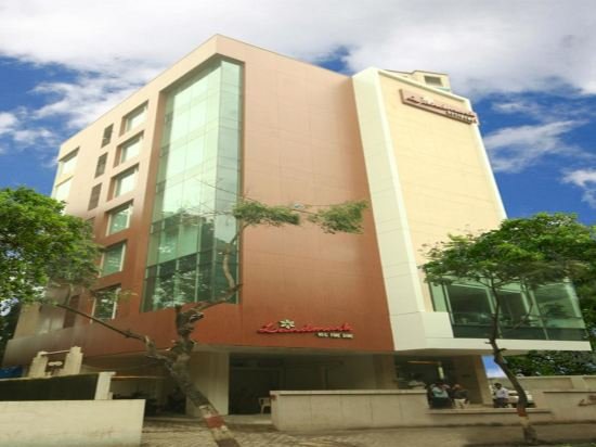 Фото отеля 1