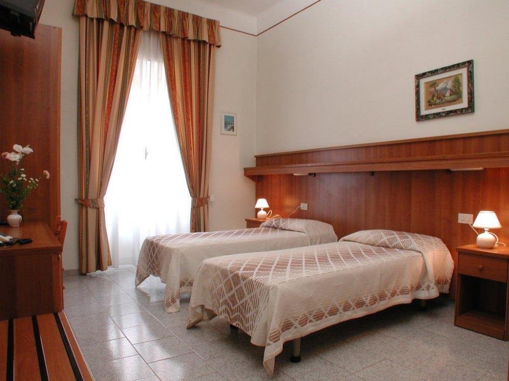 Фото Hotel Altavilla 9