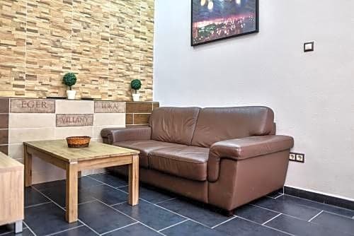 Фото Corvin Point Rooms and Apartments