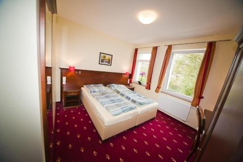 Фото Hotel Medaillon